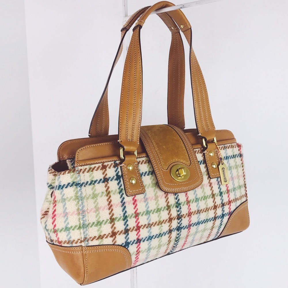 Coach Near Mint Condition! - Picture 2 of 8